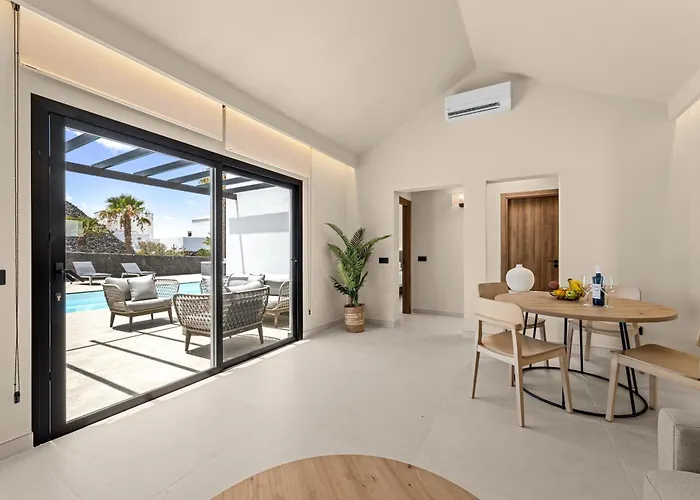 Lanzarote Marina Volcan فيلة