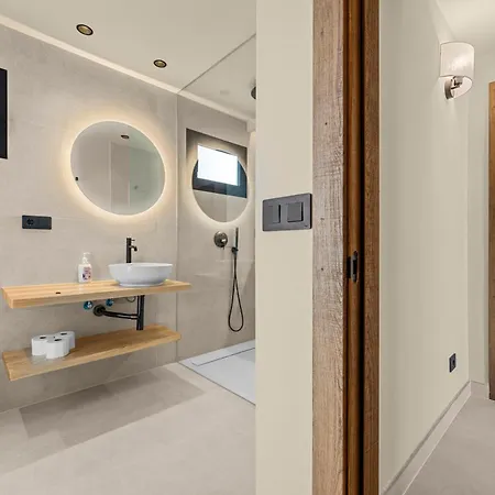 Lanzarote Marina Volcan